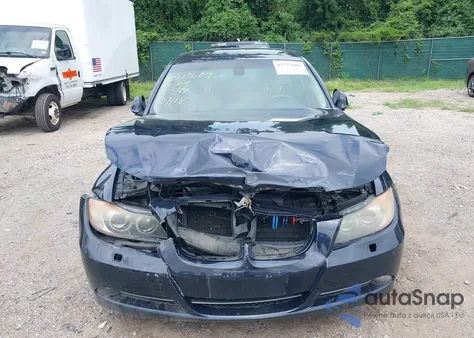 2006 BMW 330Xi z USA, uszkodzony, nr VIN WBAVD33536KV65114